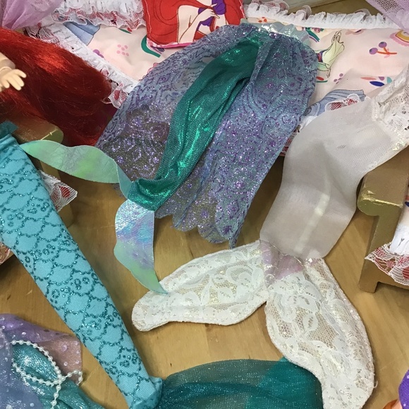 Princess Doll and Princess Bed - Picture 4 of 11